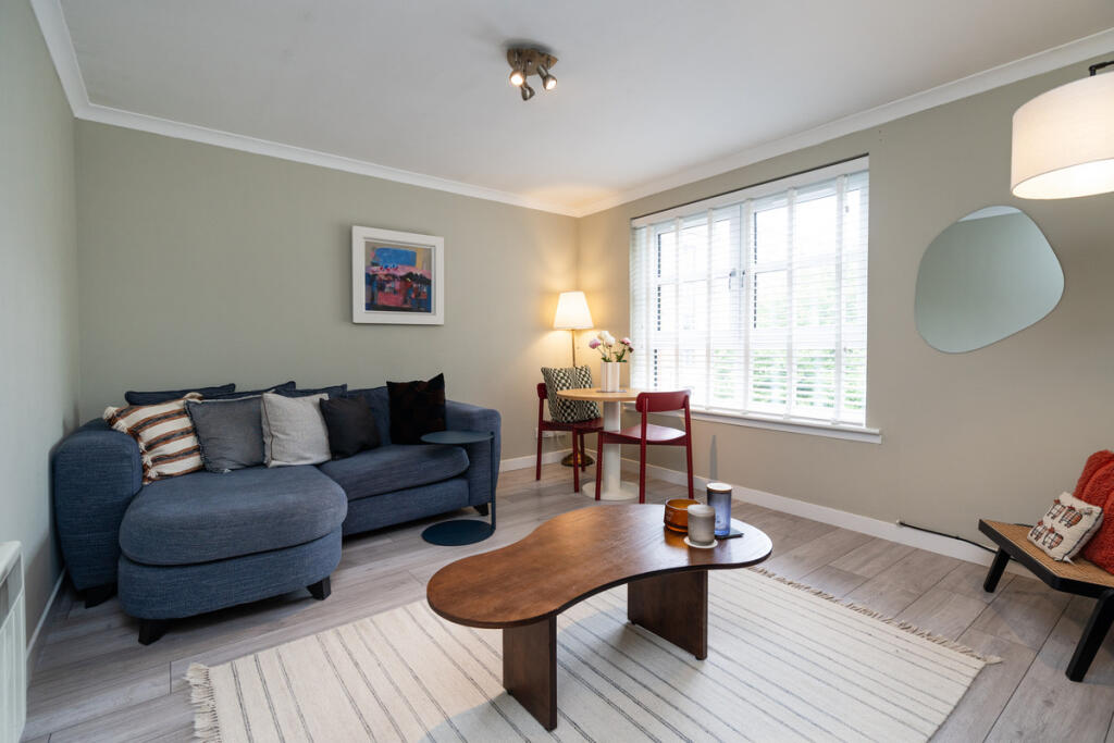 Apartment in Edinburgh, The Shore, Leith - View 2