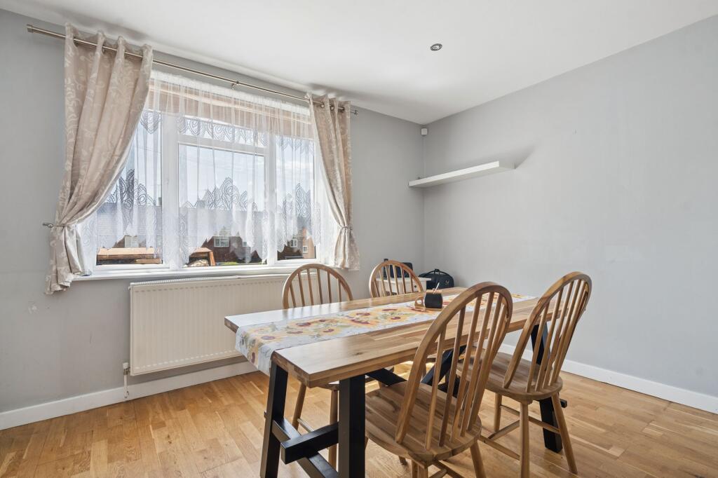 House in Three Rivers, Watford Rural - More