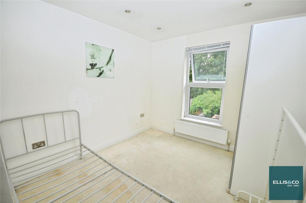 Apartment in London - View 5
