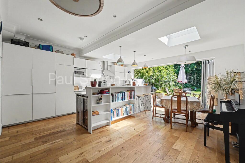 Main image of property: Walpole Road, London, N17