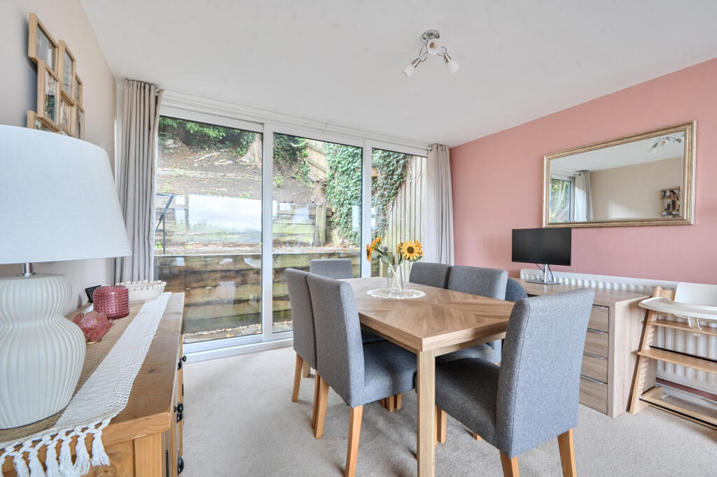 House in Hemel Hempstead, Chesham - More