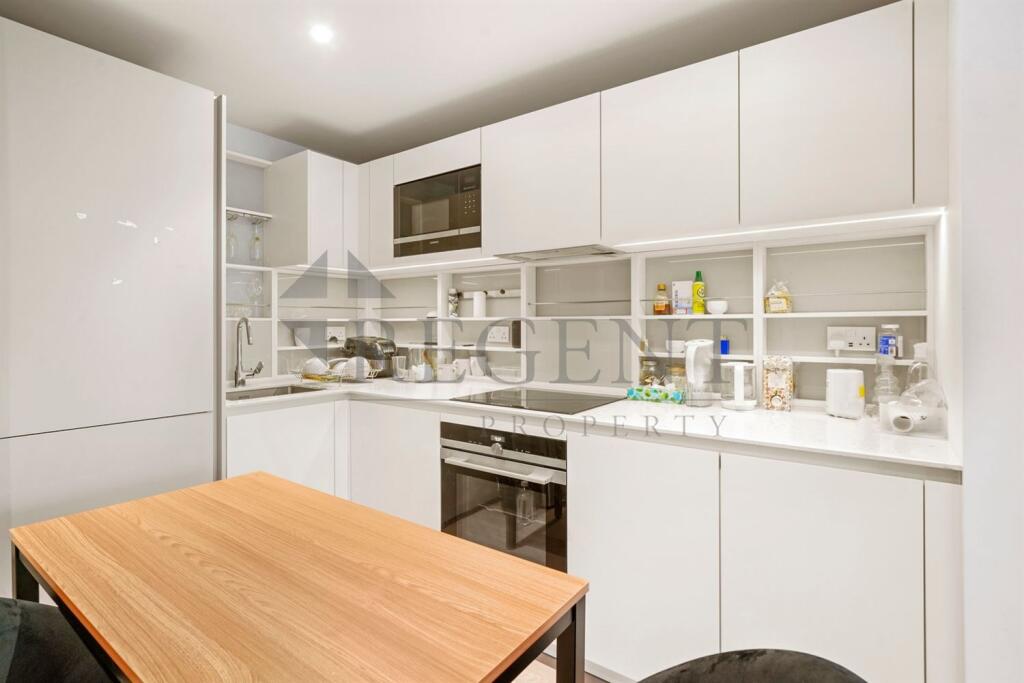 Apartment in London, Chelsea Creek, Fulham - View 5