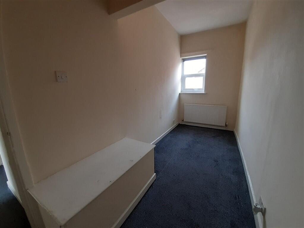 House in Wakefield - View 5