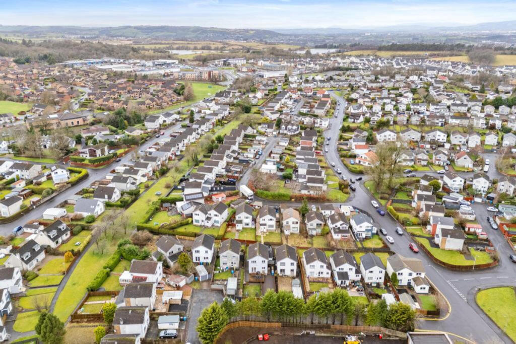 Logan Avenue, Newton Mearns, G77 image 3