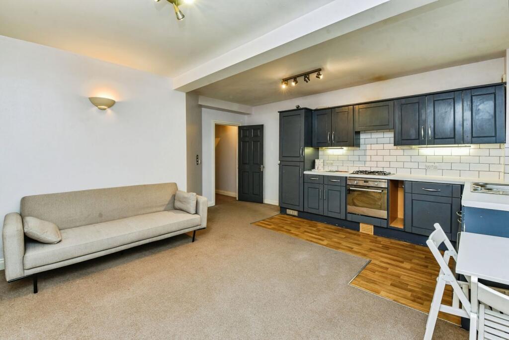 Apartment in Bath - View 4