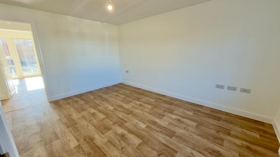 House in Luton - View 5