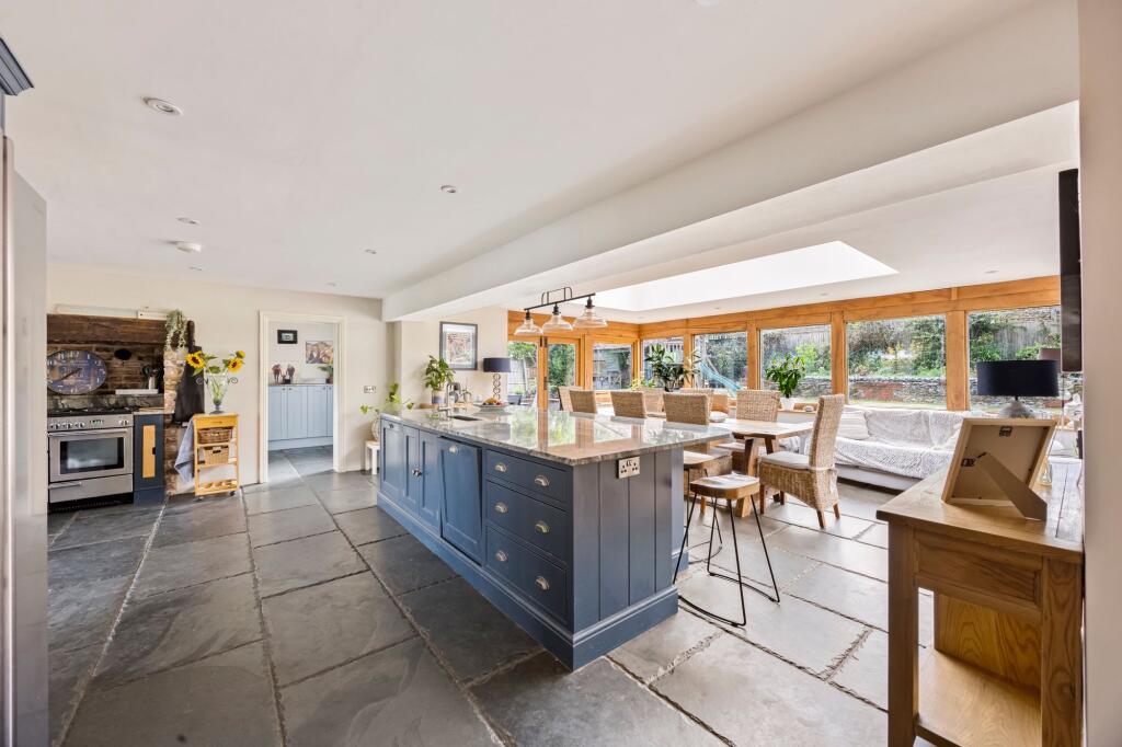 House in Redhill - View 5