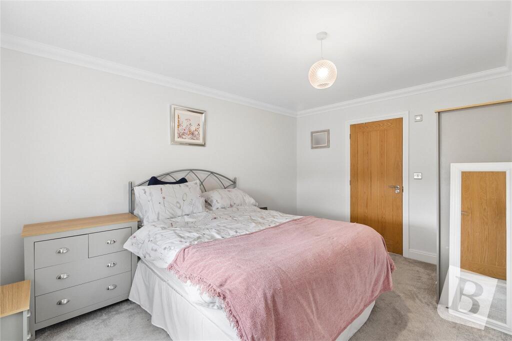 House in Southend-on-Sea - View 5