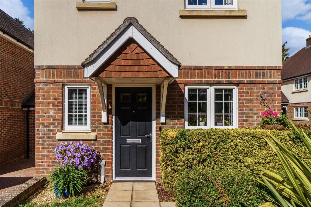 House in Sutton - View 4