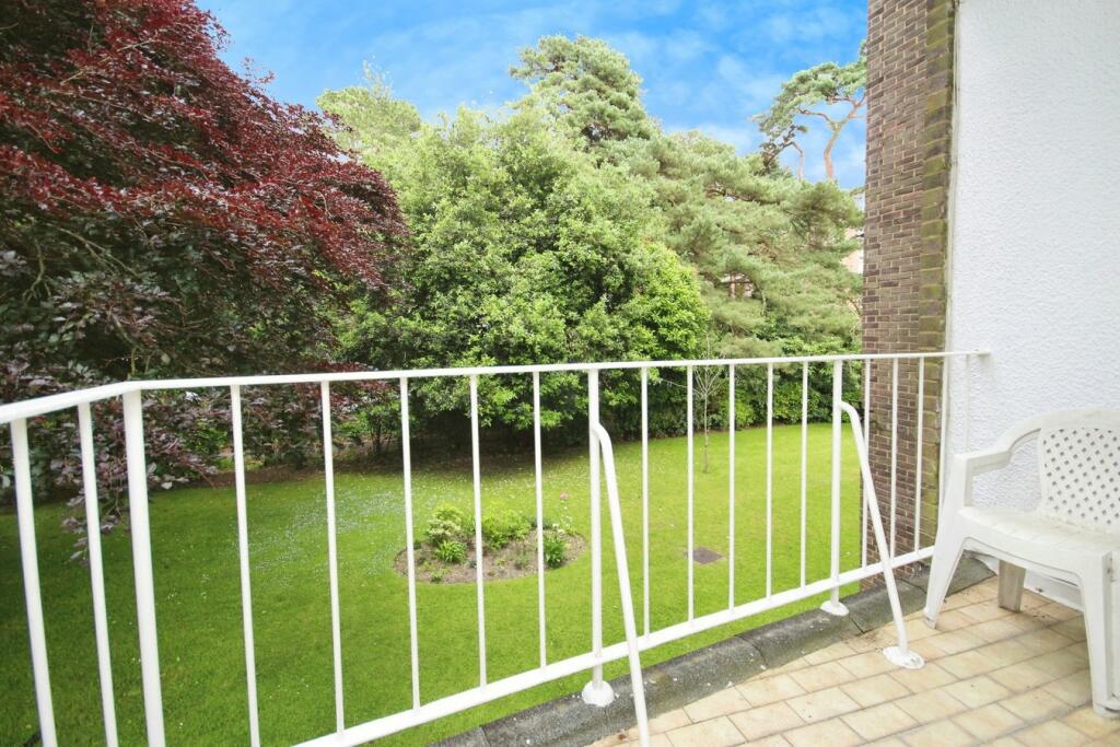 46 Western Road, BRANKSOME PARK, BH13 photo 4