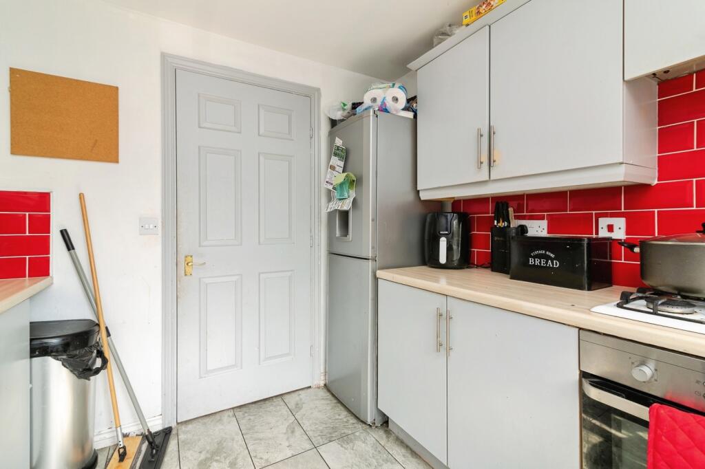 Sheridan Way, Nottingham, Nottinghamshire, NG5 - More