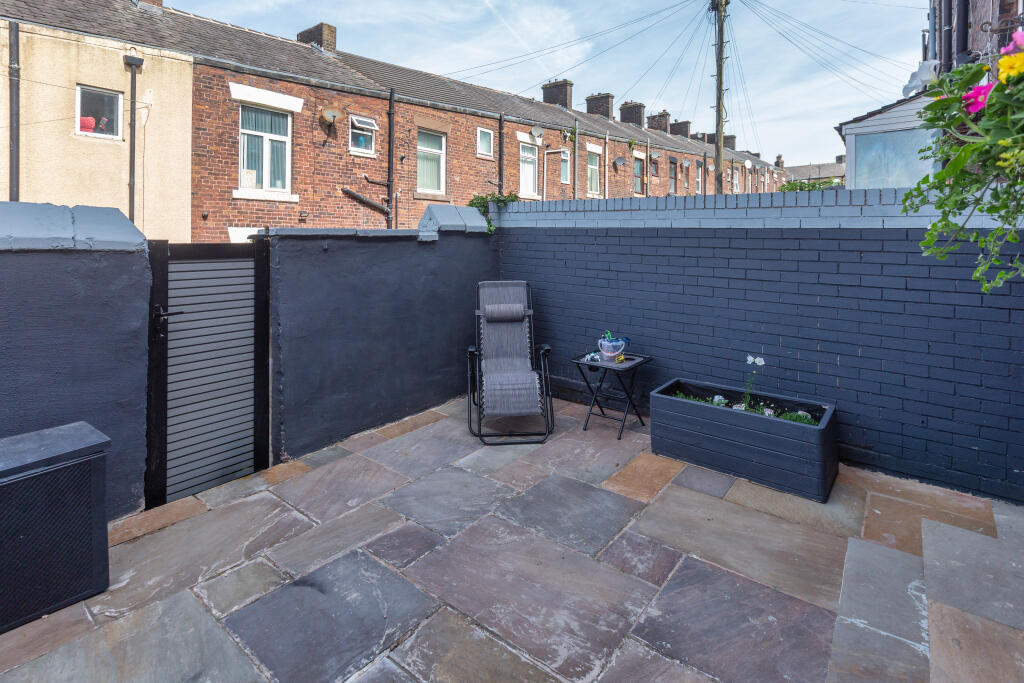 House in Oldham, Greater Manchester - View 4