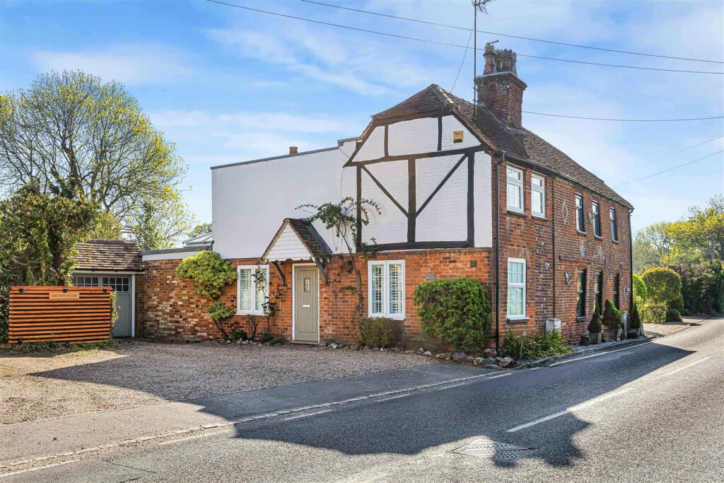 Main image of property: Wokingham Road Hurst, Berkshire RG10 0RU