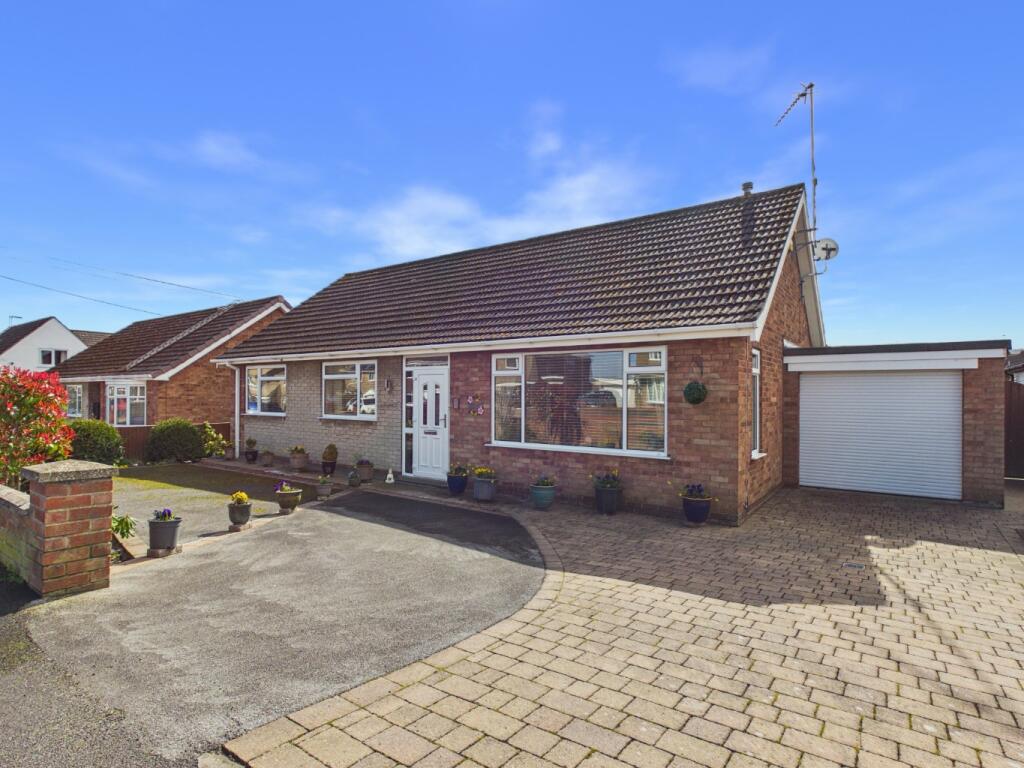 Main image of property: Summerdale, Barton-Upon-Humber, Lincolnshire, DN18 5NR