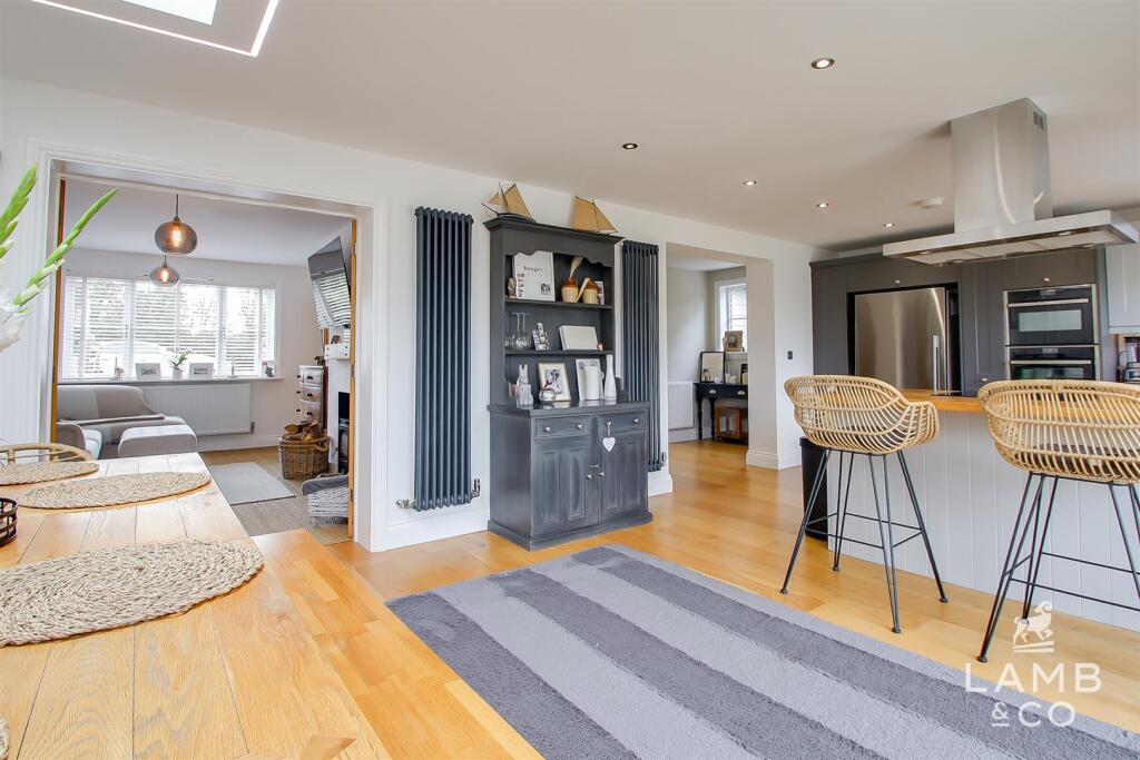 House in Beaumont - More