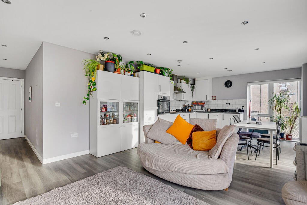 Elstree Way, Borehamwood, WD6 photo 2