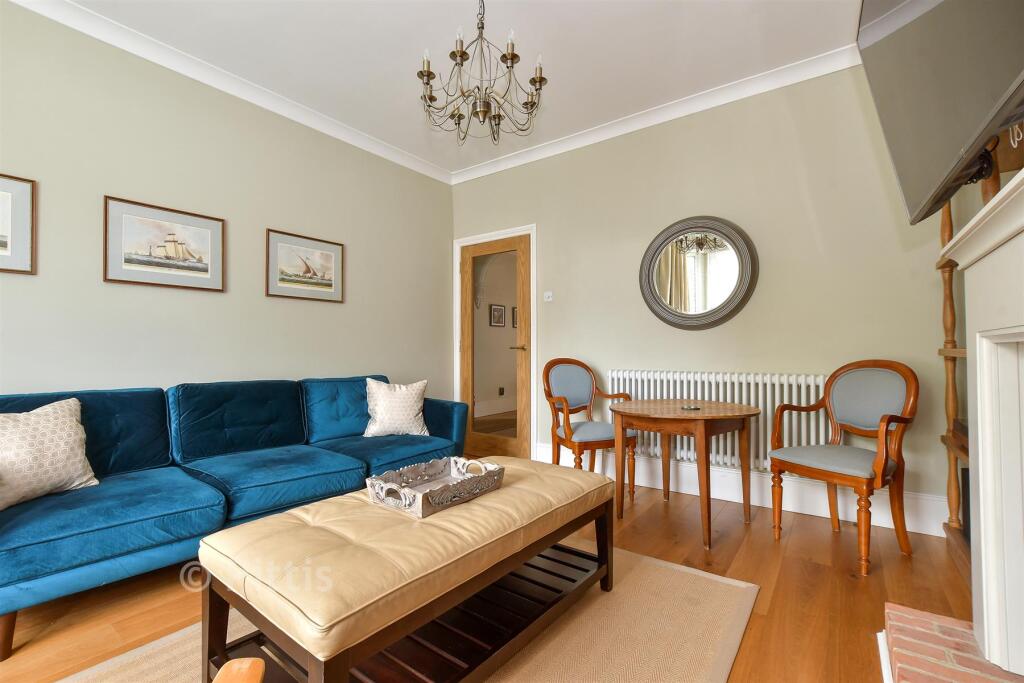 House in Cowes, Isle of Wight - More