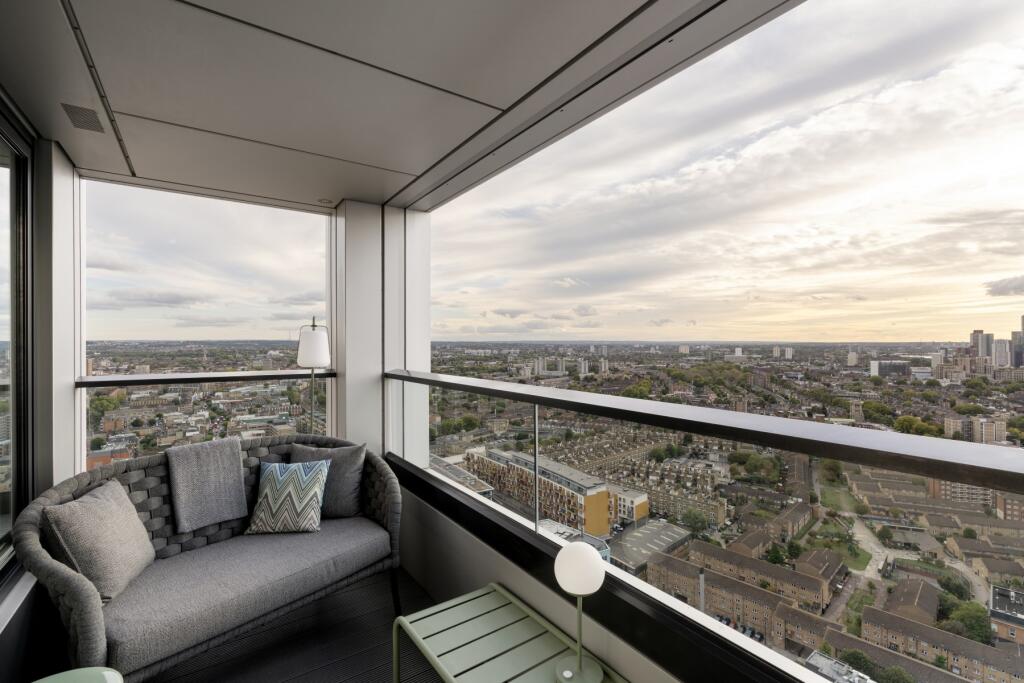Hurlock Heights, Deacon Street, SE17 photo 2