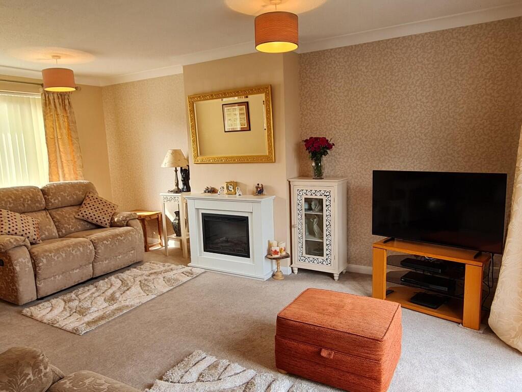 Boxford Close, Stowmarket, Suffolk, IP14 photo 4