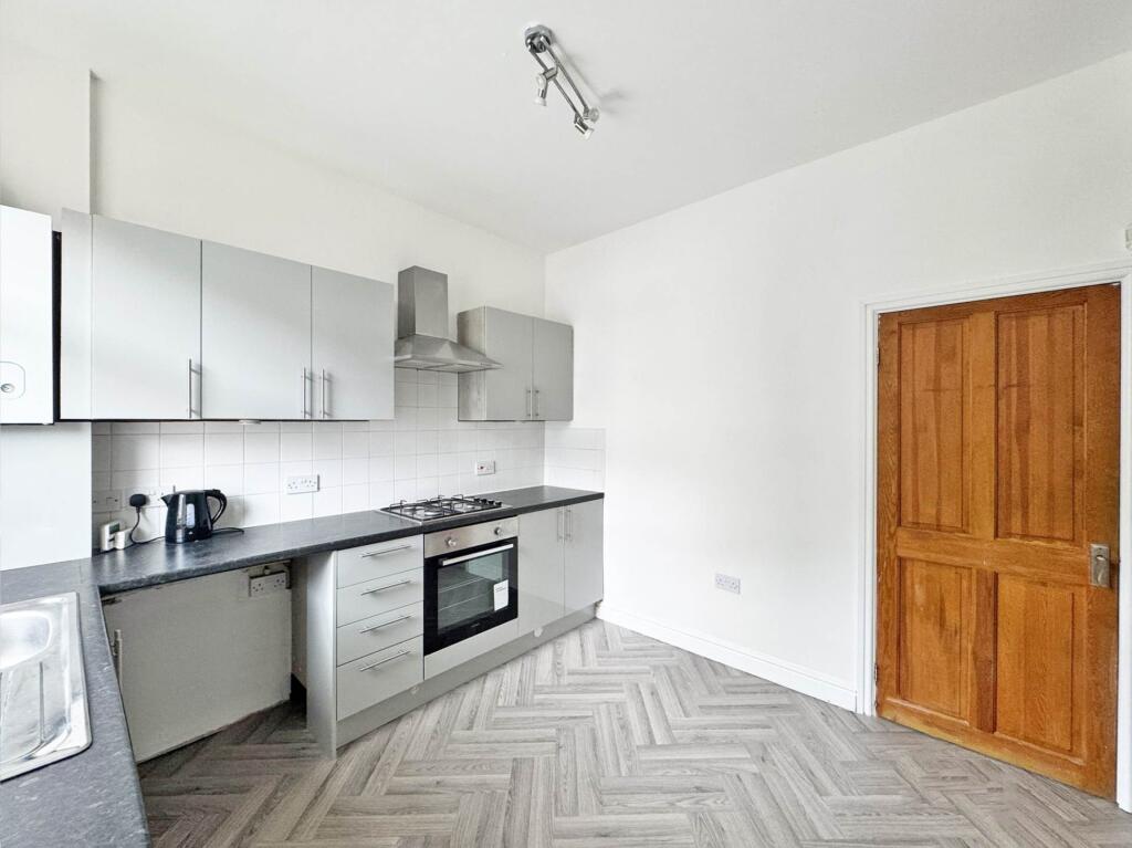 House in Oldham, Greater Manchester - View 5