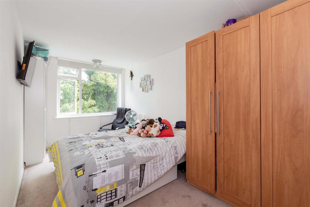 Apartment in Slough, Windsor and Maidenhead - More
