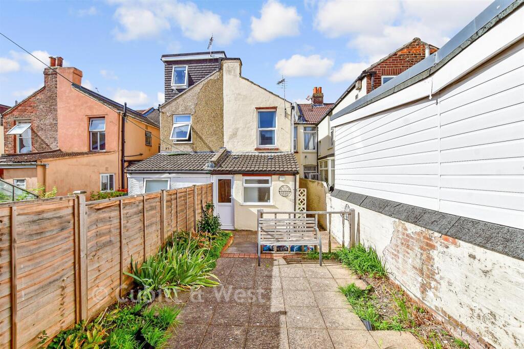 House in Portsmouth - More