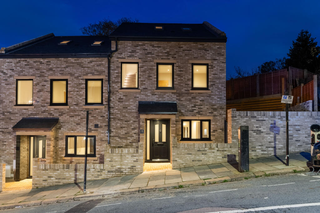 3-bed semi-detached on Masons Hill, London, SE18, £650,000