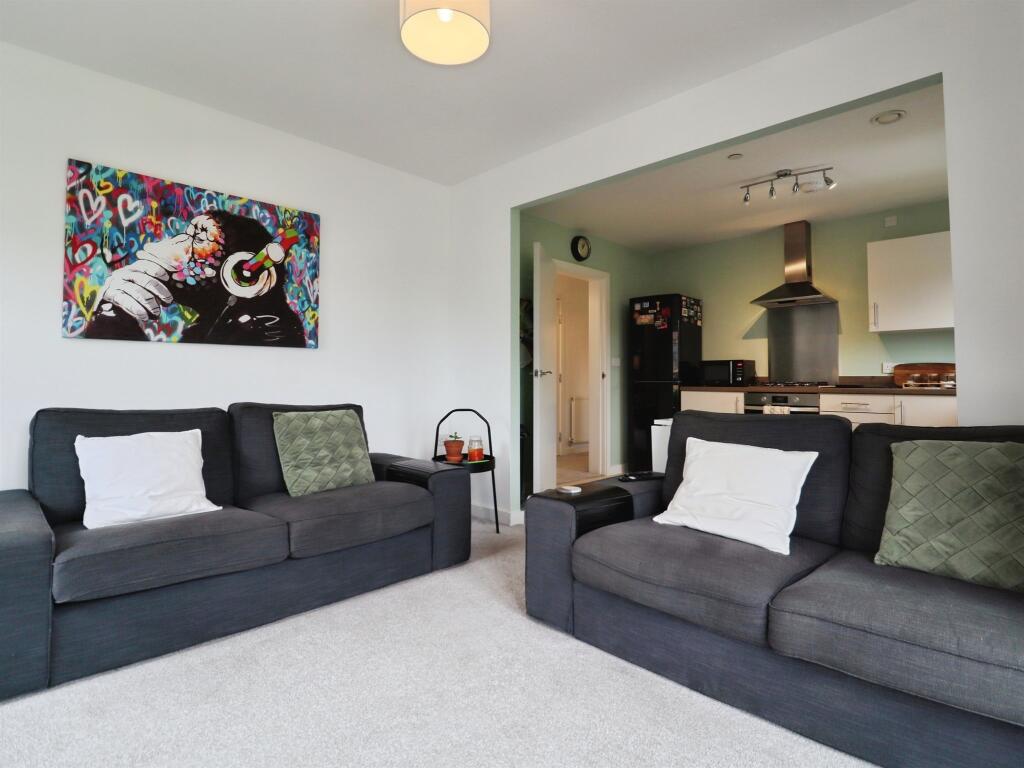 Apartment in Cardiff, Llanrumney - View 5
