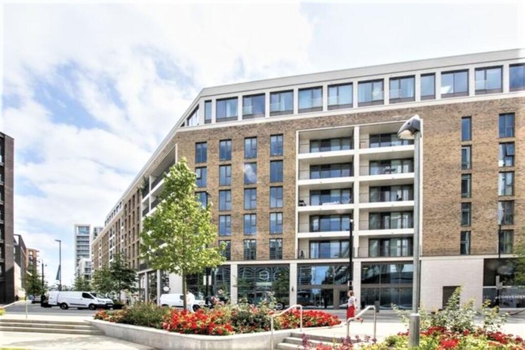Main image of property: Commodore House, Newham, E16