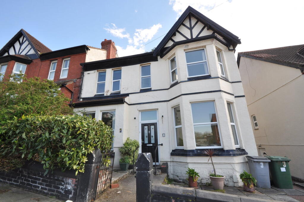 House in Wirral, Liverpool City Region - View 5