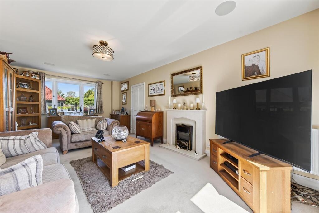 House in Stevenage - View 2