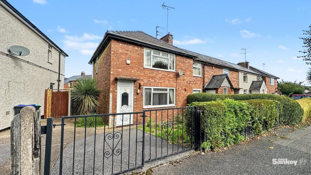 3-bed semi-detached on Booth Crescent, Mansfield, NG19, £130,000