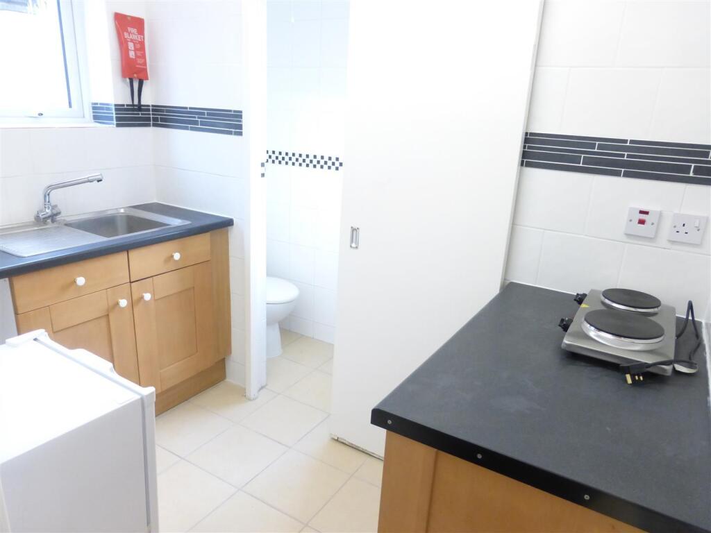 Apartment in Norwich, Norfolk - View 5