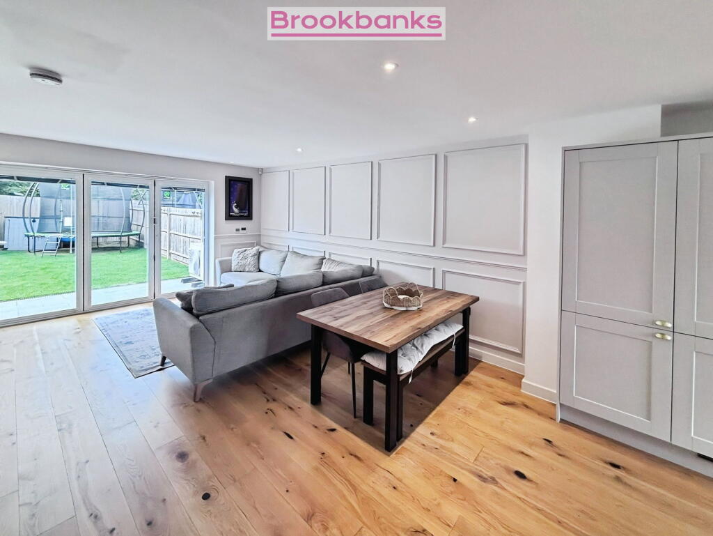 House in Tonbridge - More