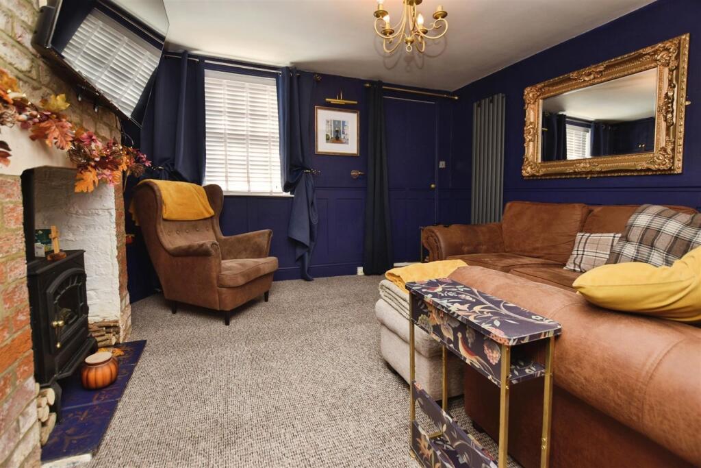 House in Hull - View 5