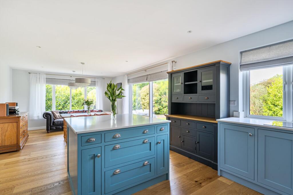Southlands, Pennington, Lymington, SO41 - View 6