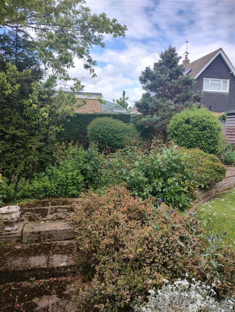 16, Meadow Gardens, Beccles photo 4