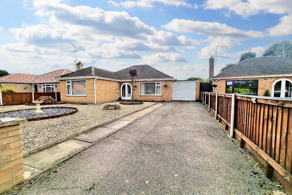 2-bed detached on Sherwood Drive, Spalding, £265,000