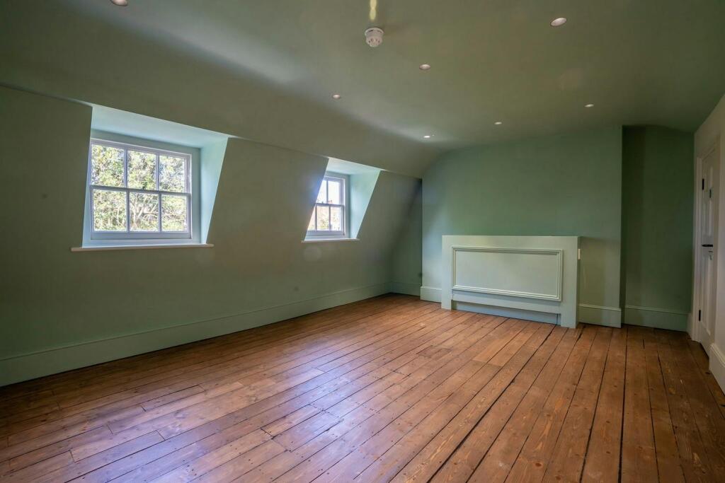 3rd Floor Townhouse