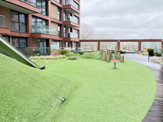 Apartment in Harrow - More