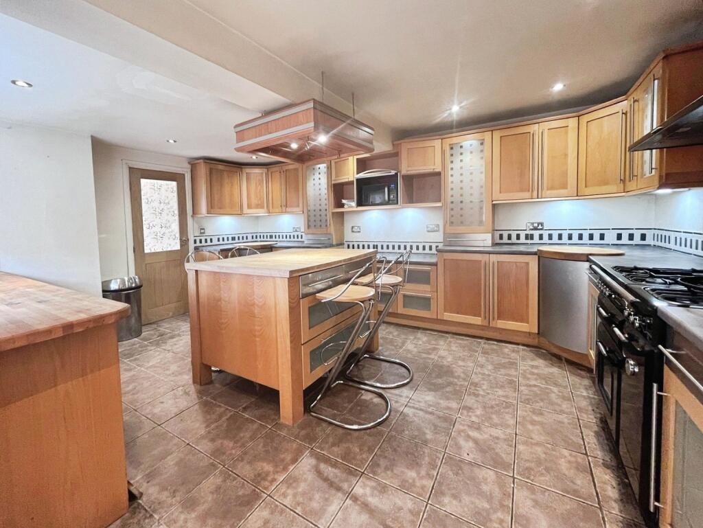 House in Gedling, Nottinghamshire - View 4