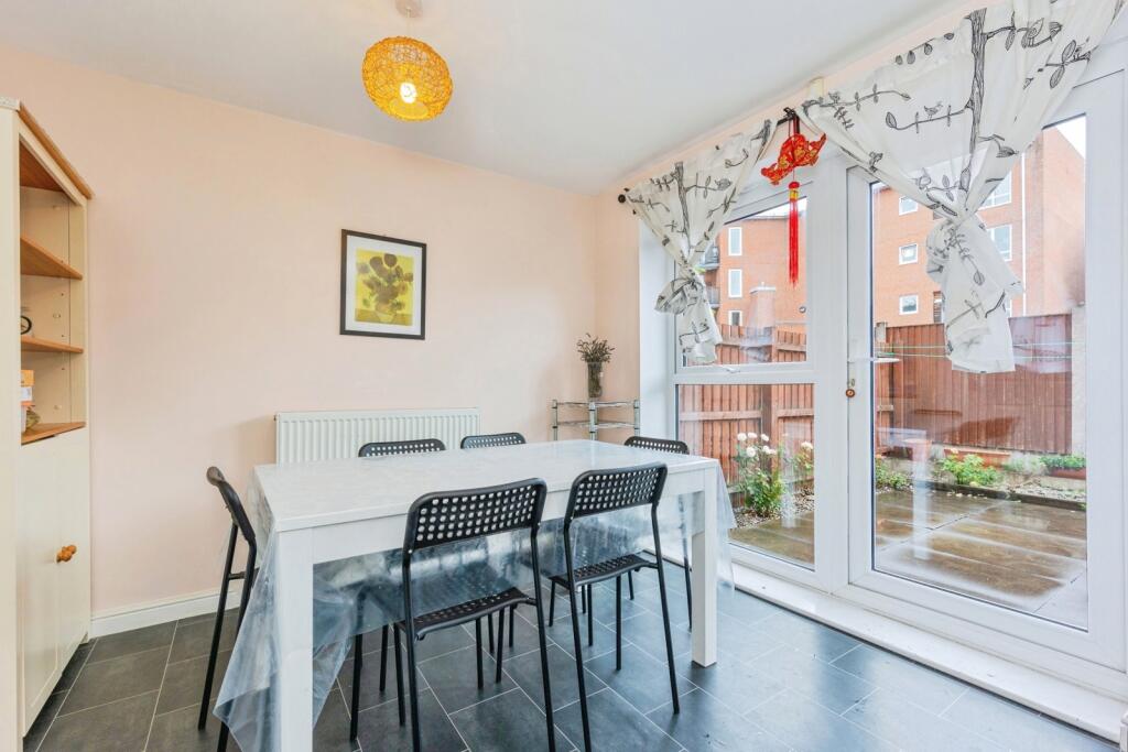 Guide Post Road, Manchester, Greater Manchester, M13 photo 2