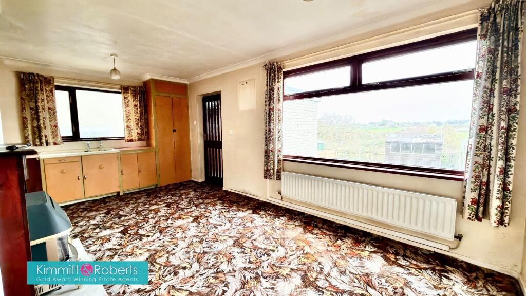 Charters Crescent, South Hetton, Durham, DH6 2TW photo 4