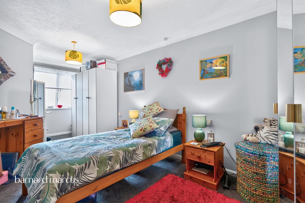 Apartment in Twickenham - View 5