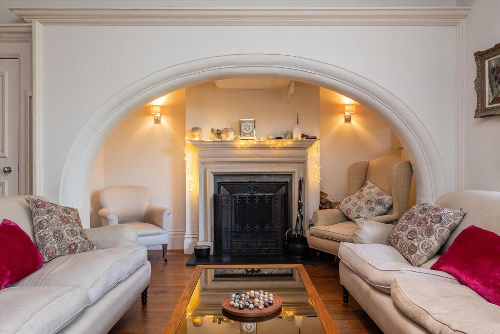 House in London, Cottenham Park, Raynes Park - View 5