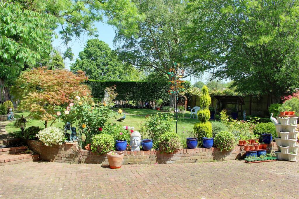 House in Hatfield, Swanley Bar, North Mymms - View 6