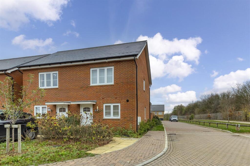 Main image of property: Magpie Place, Wymondham, NR18