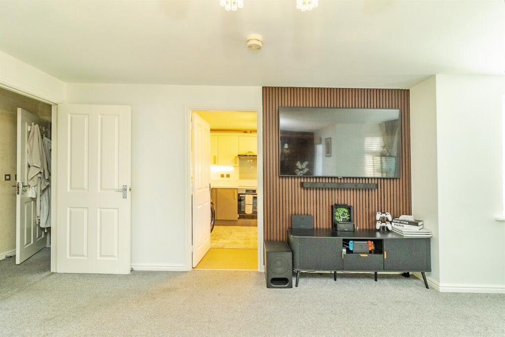 Apartment in Milton Keynes - View 2