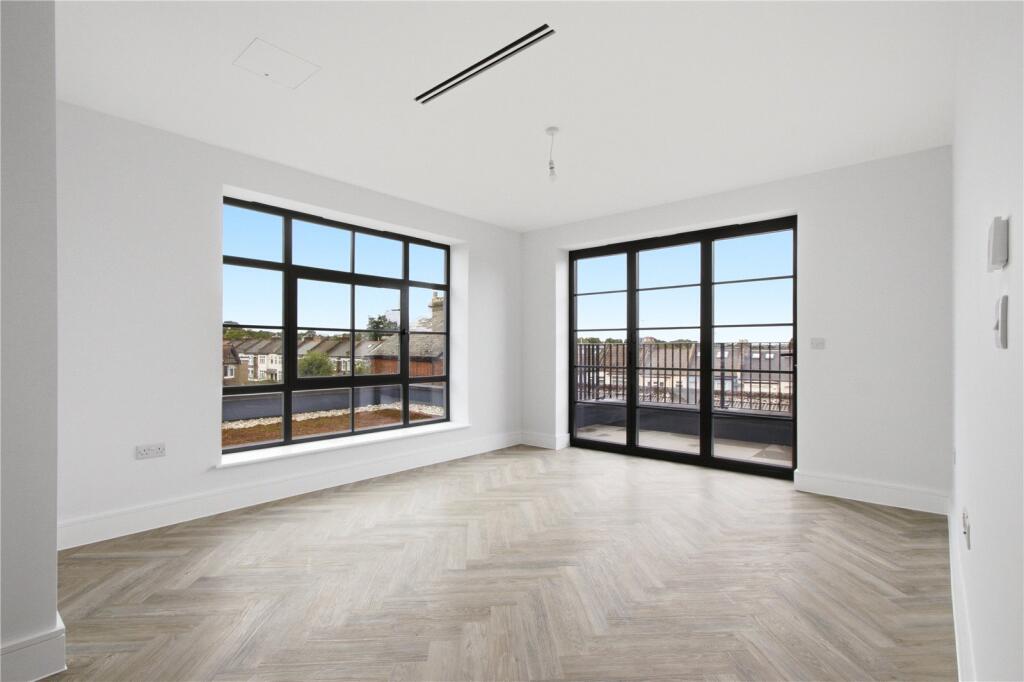 Main image of property: Brunswick Park Road, London, N11