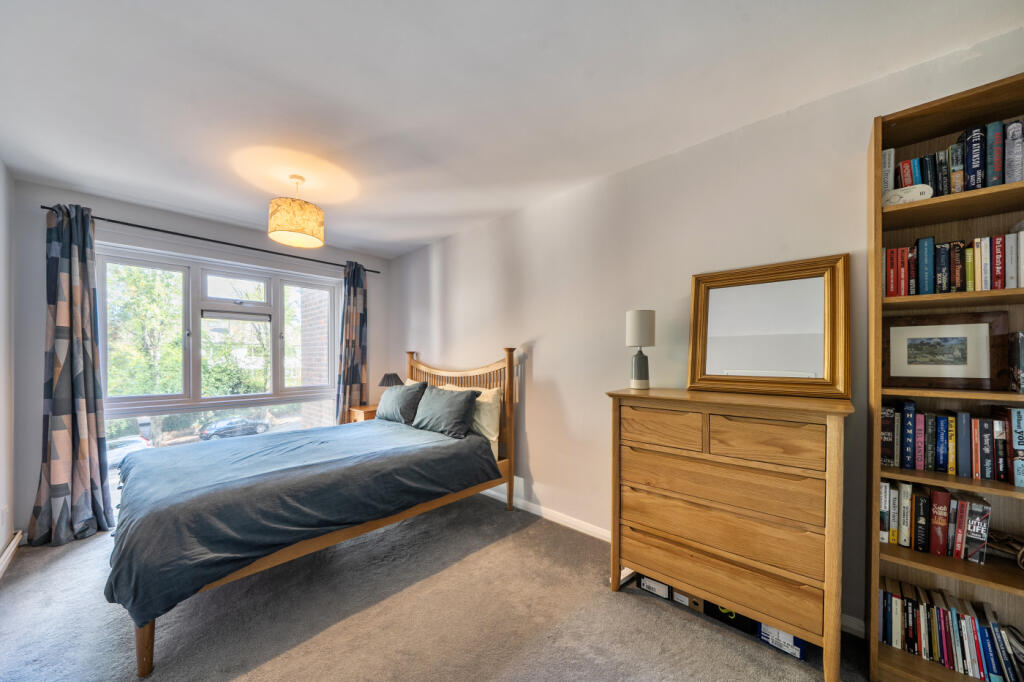 Apartment in London - View 5